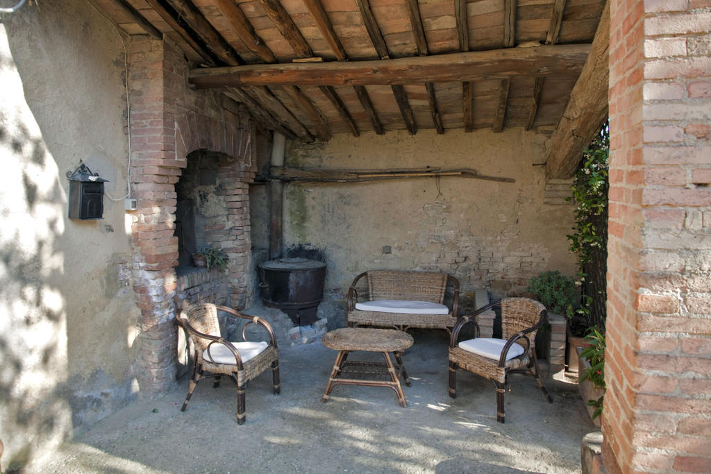 Agriturismo Podere Olivello In Val D'Orcia Монтальчино Экстерьер фото