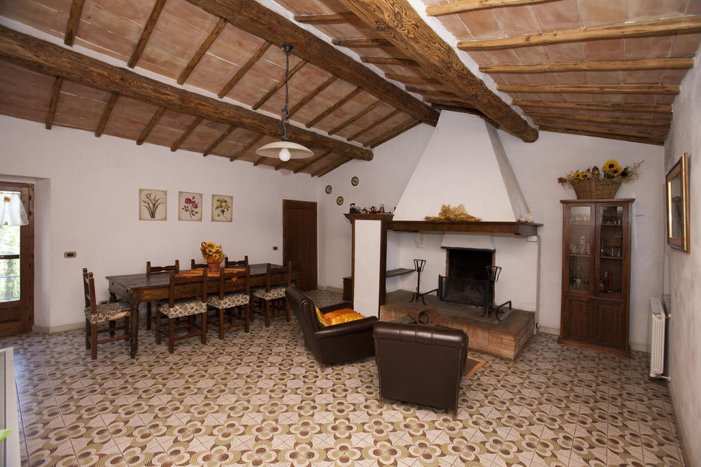 Agriturismo Podere Olivello In Val D'Orcia Монтальчино Экстерьер фото