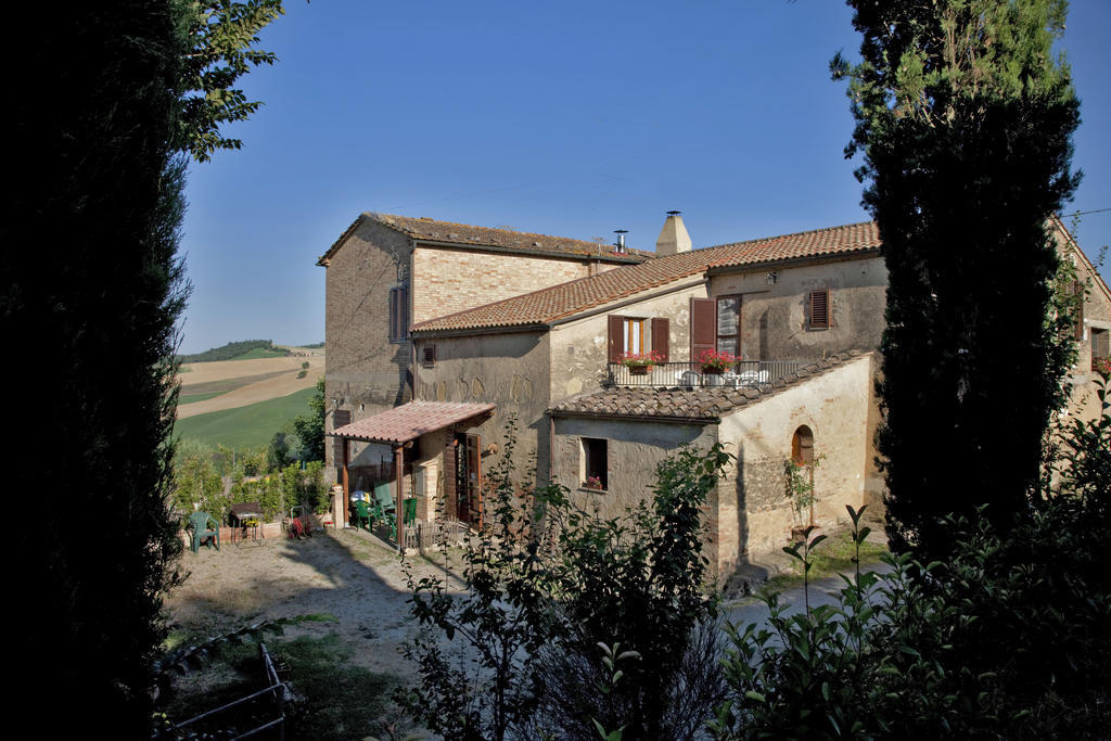 Agriturismo Podere Olivello In Val D'Orcia Монтальчино Экстерьер фото